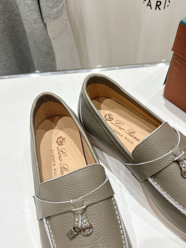 Лоферы жіночі фото 7