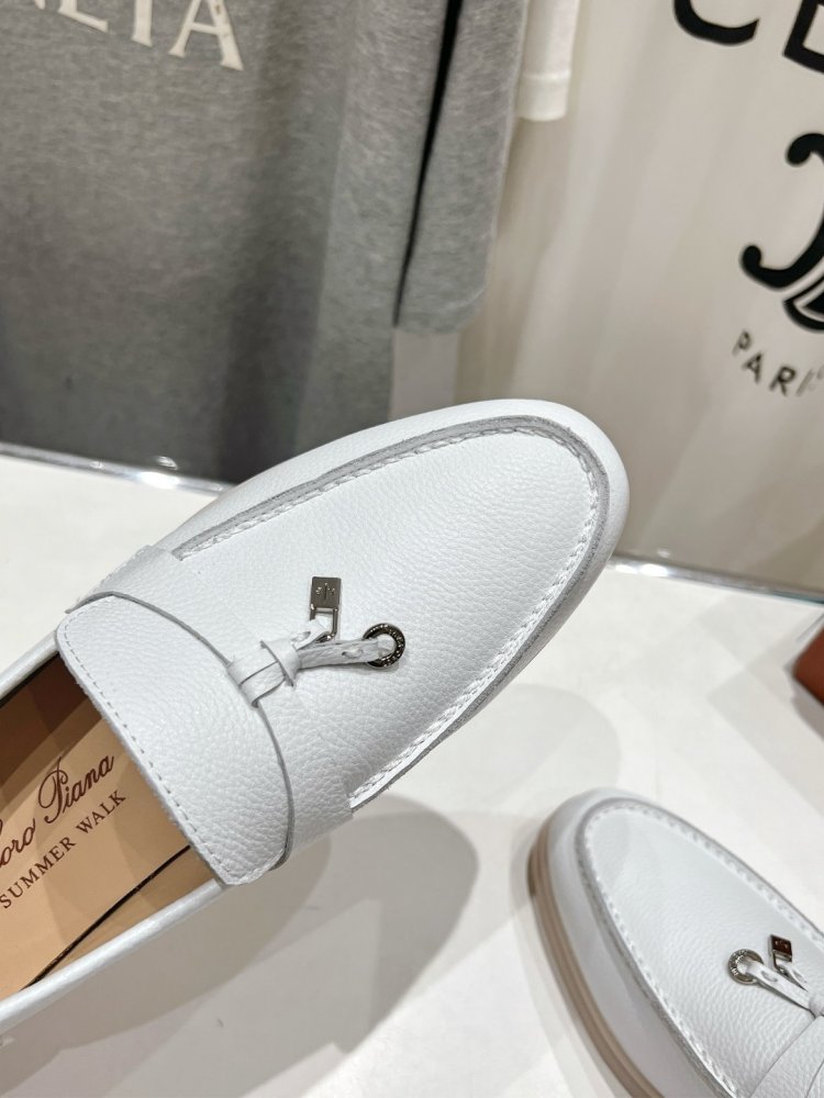 Лоферы жіночі фото 7