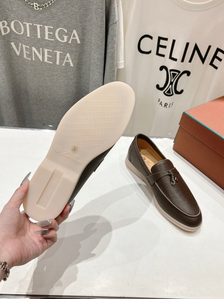 Лоферы жіночі фото 7