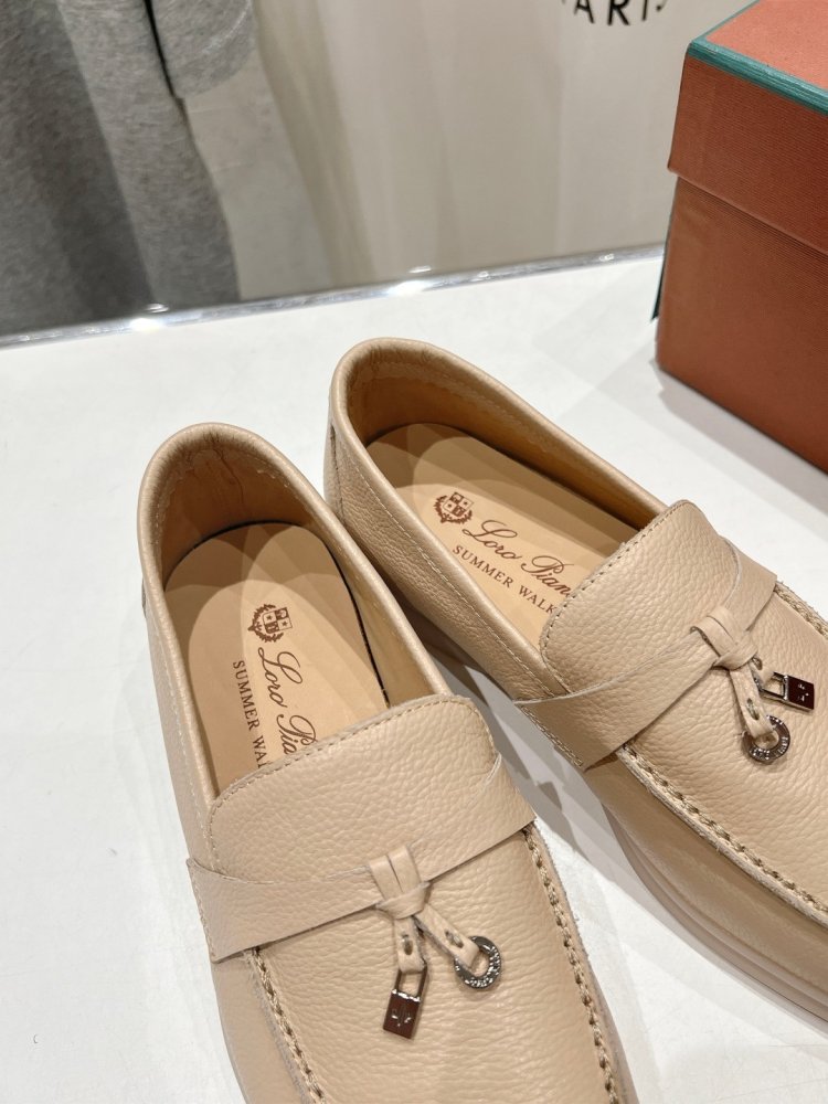 Лоферы жіночі фото 7