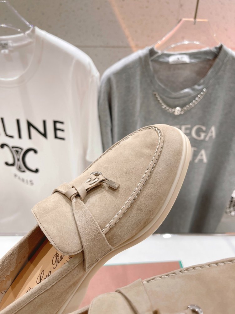 Лоферы жіночі фото 7