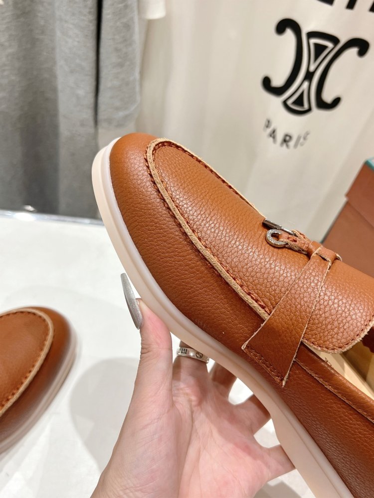 Лоферы жіночі фото 7