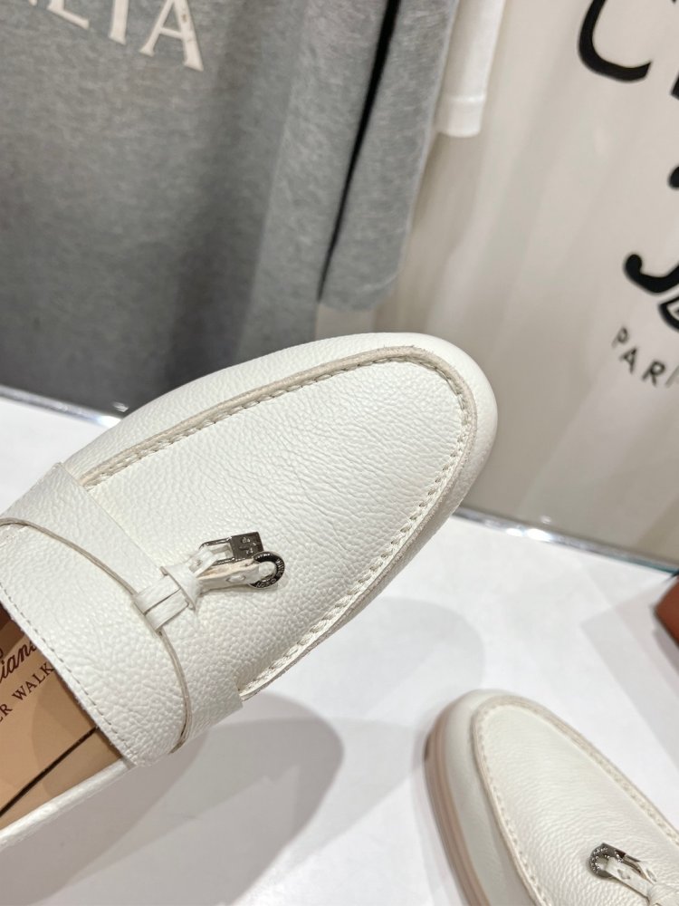 Лоферы жіночі фото 7