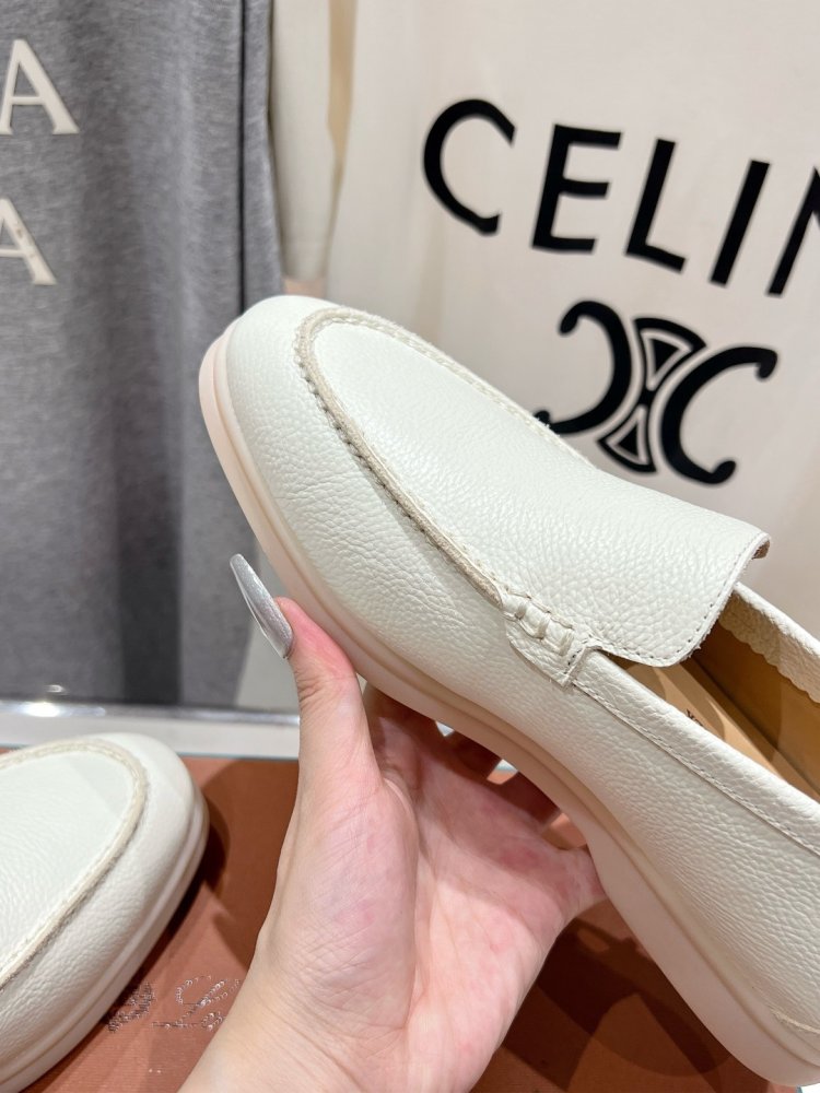 Лоферы жіночі фото 7