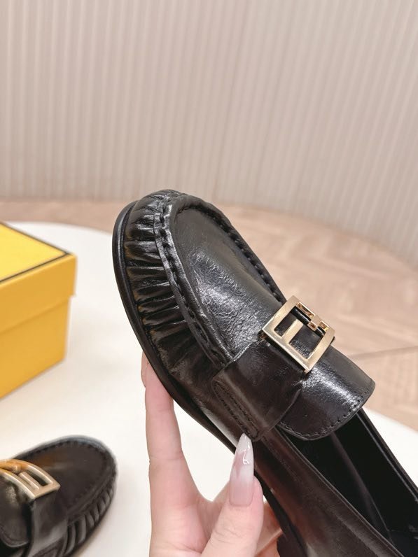 Лоферы женские фото 7