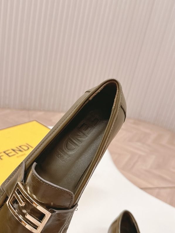 Лоферы женские фото 7