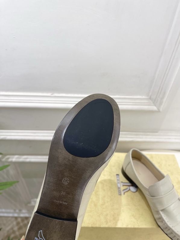 Лоферы женские фото 7