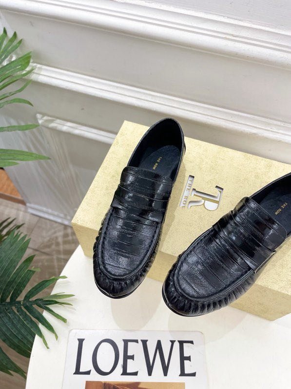 Лоферы женские фото 7