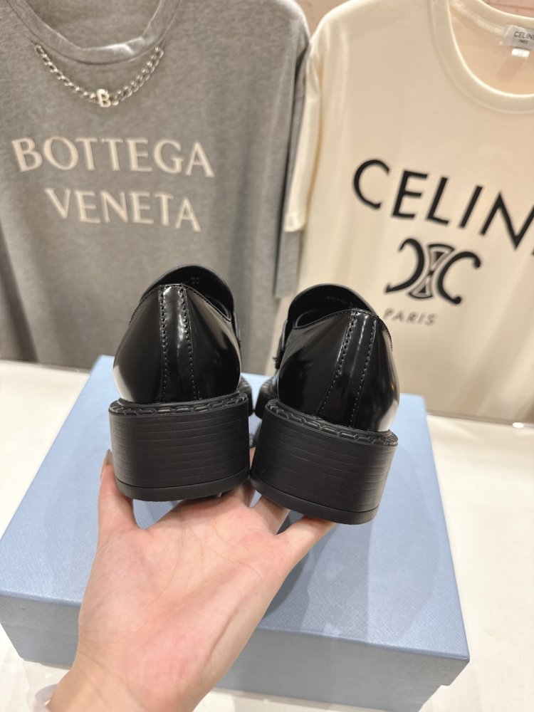 Лоферы женские фото 8