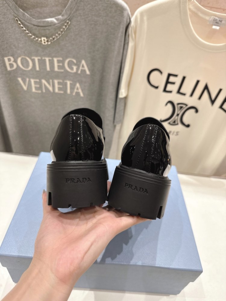 Лоферы женские фото 8