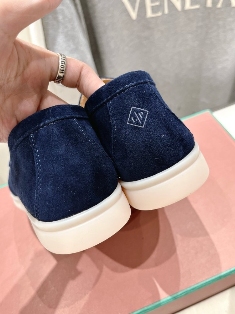 Лоферы жіночі фото 8