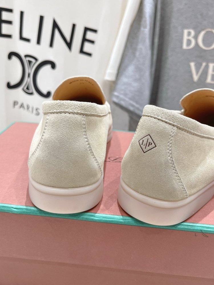 Лоферы жіночі фото 8