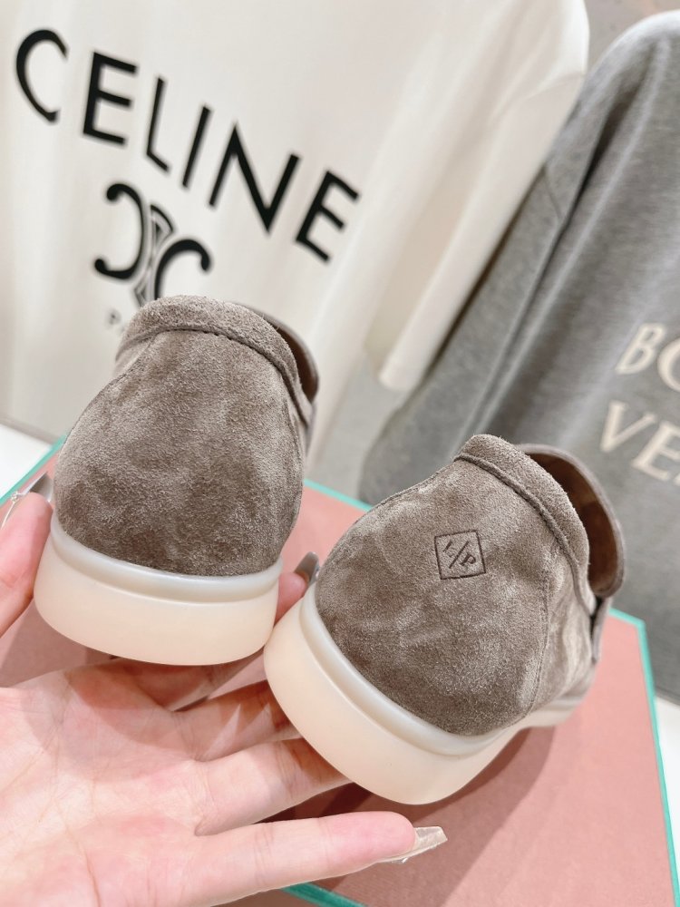 Лоферы жіночі фото 8