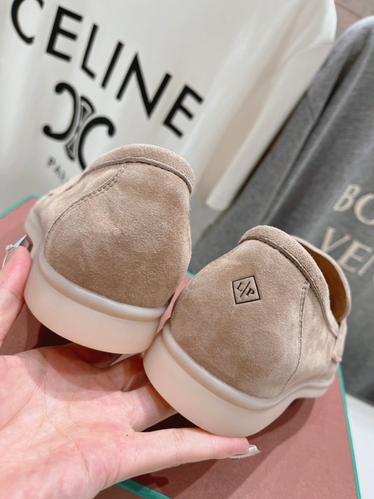 Лоферы жіночі фото 8