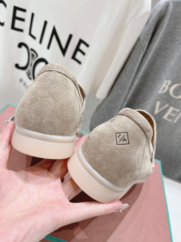 Лоферы жіночі фото 8