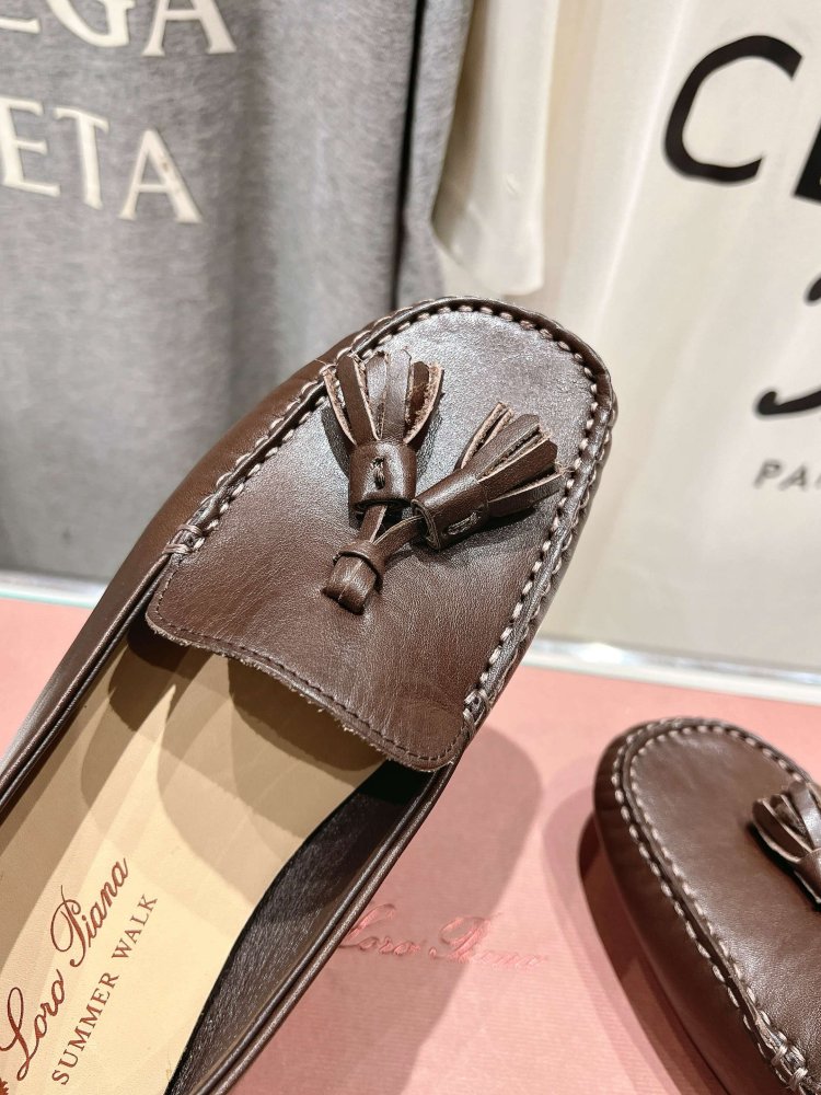 Лоферы жіночі фото 8