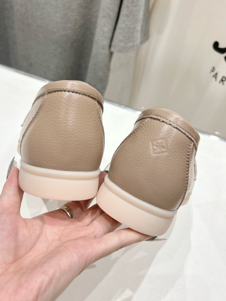 Лоферы жіночі фото 8