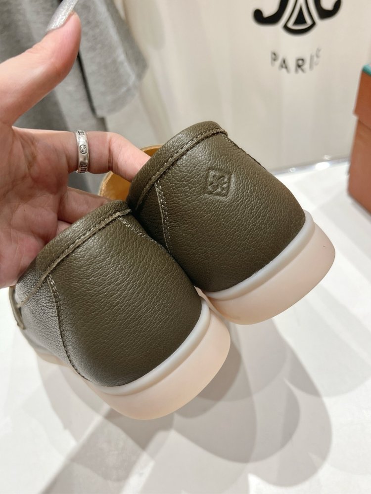 Лоферы жіночі фото 8