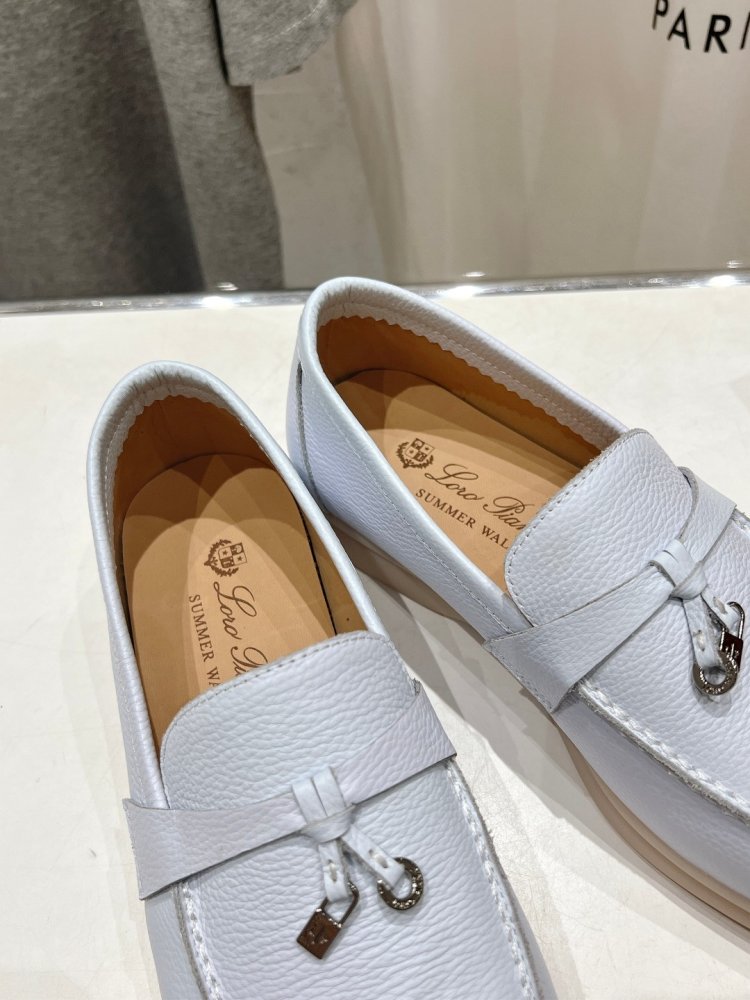 Лоферы жіночі фото 8