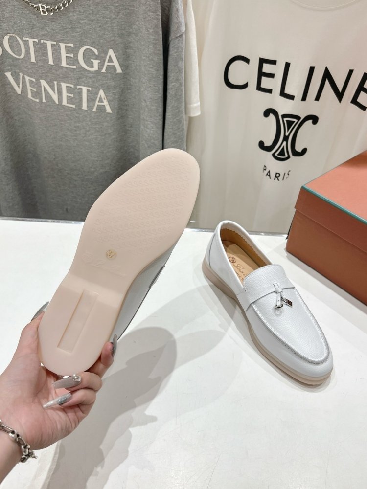 Лоферы жіночі фото 8