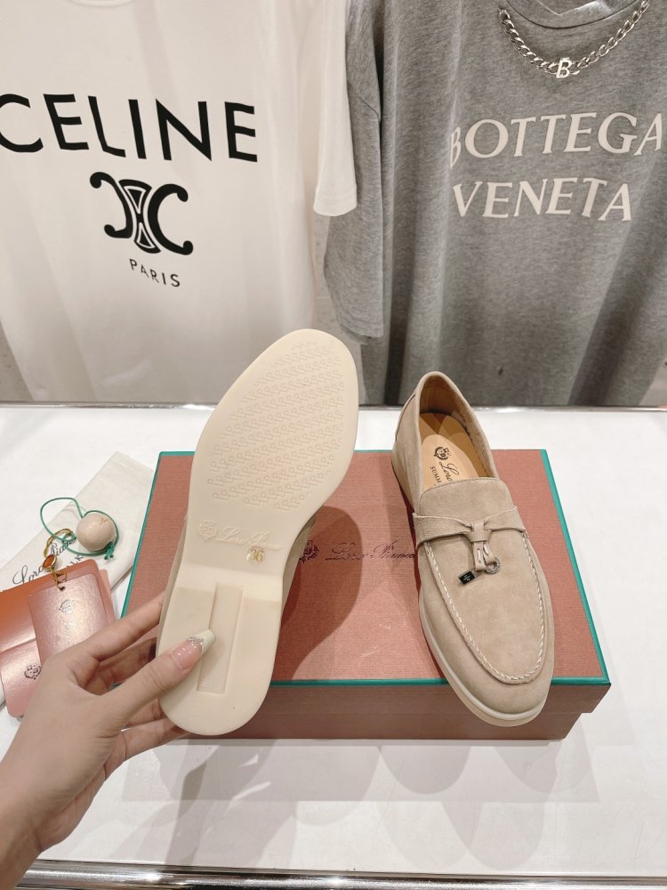 Лоферы жіночі фото 8