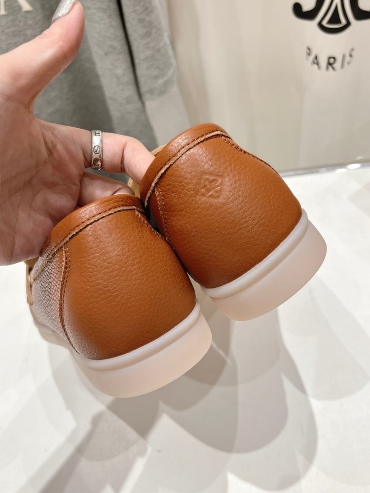 Лоферы жіночі фото 8