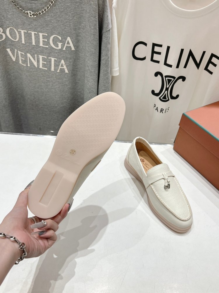 Лоферы жіночі фото 8