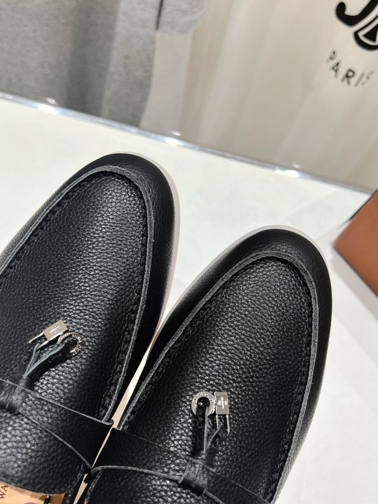 Лоферы жіночі фото 8