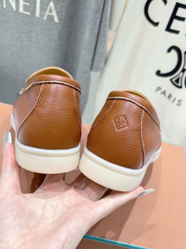 Лоферы жіночі фото 8