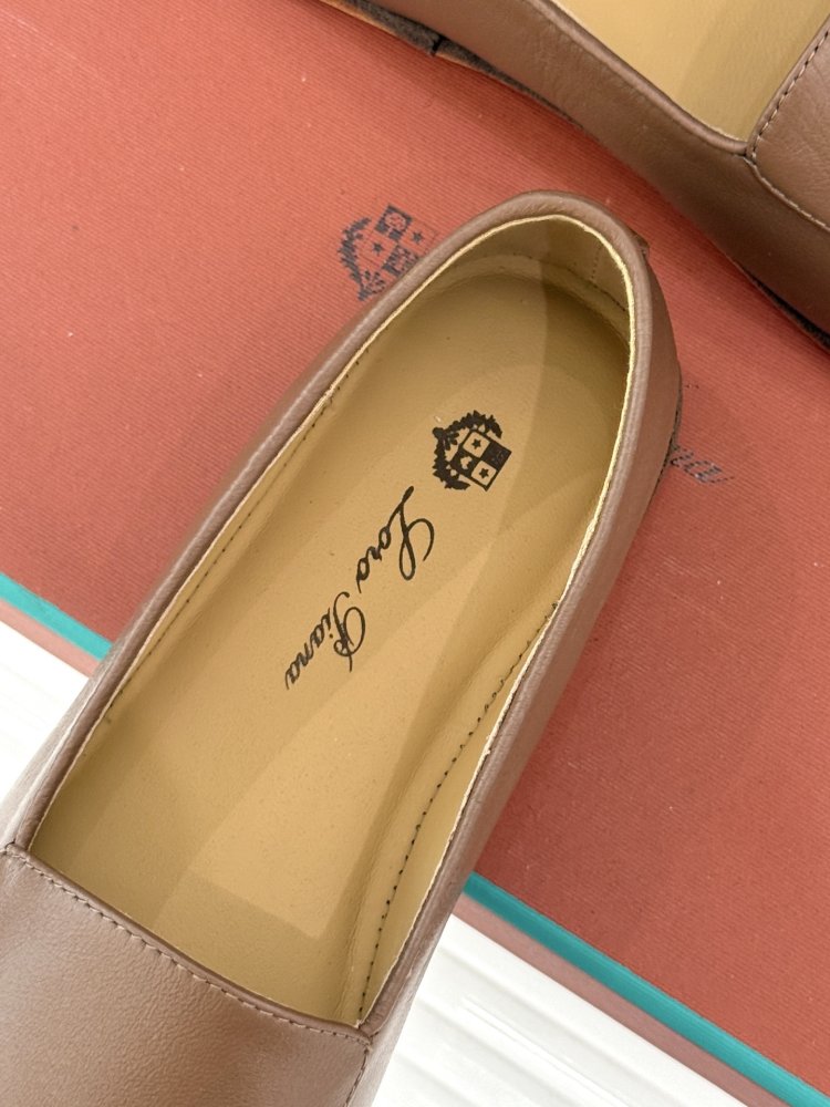 Лоферы жіночі фото 8