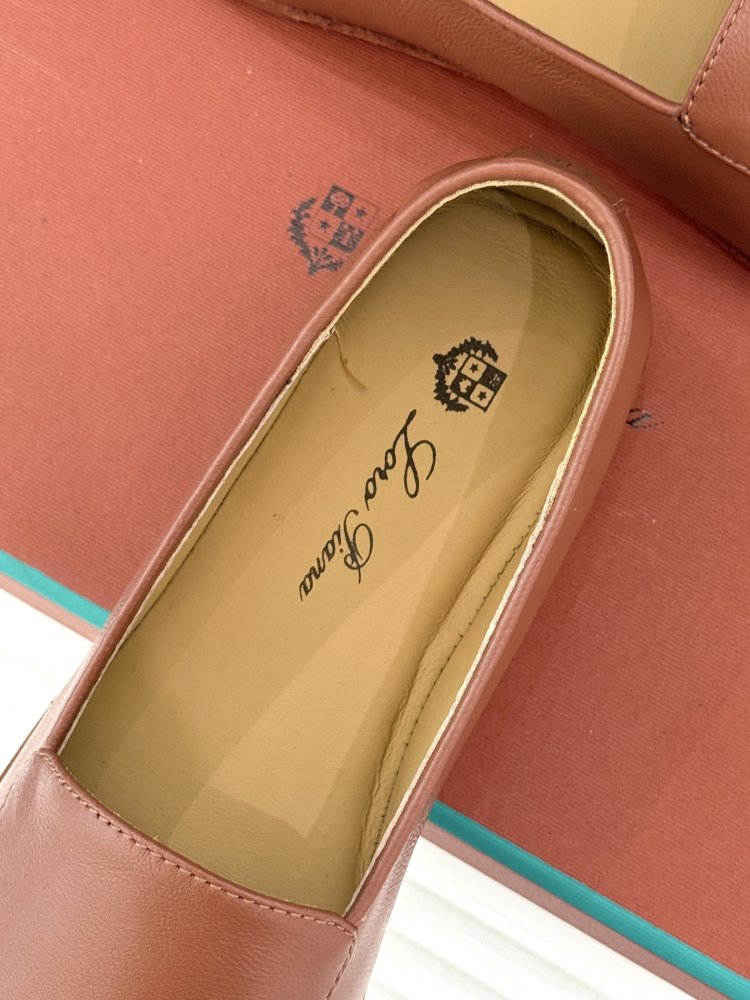 Лоферы жіночі фото 8