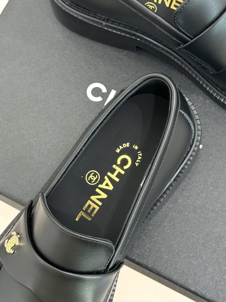 Лоферы жіночі фото 8