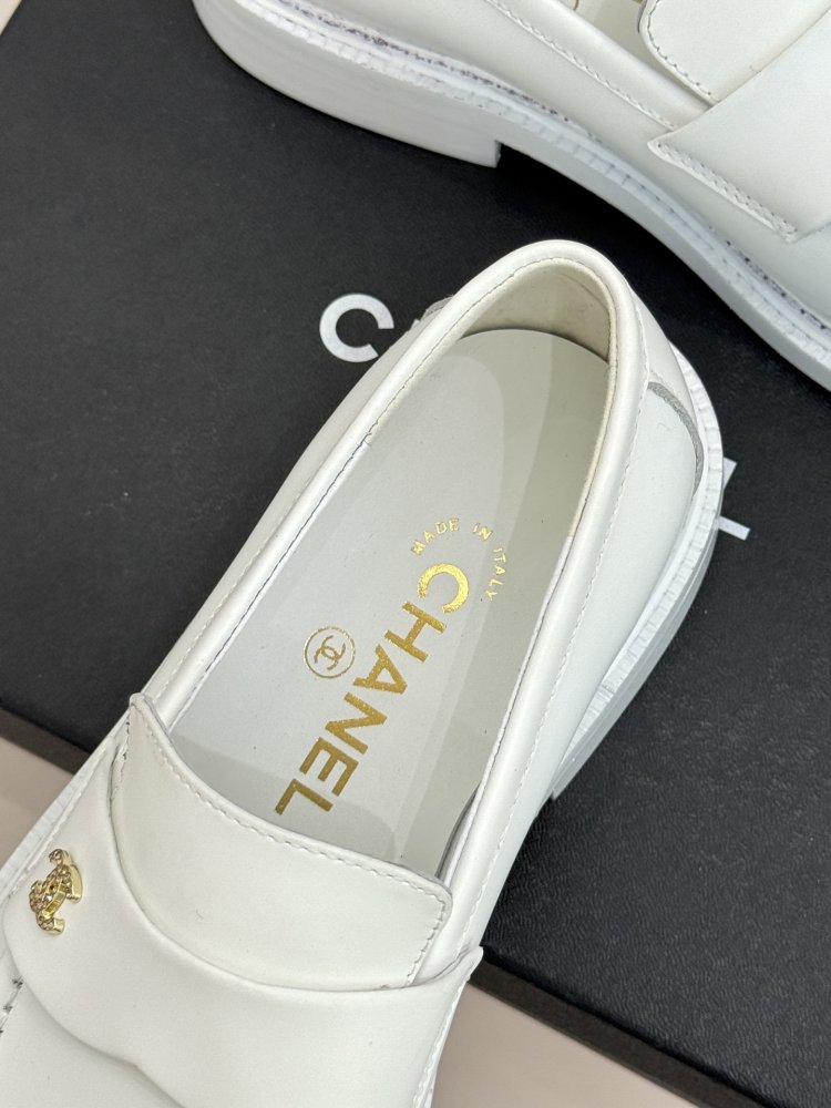 Лоферы жіночі фото 8