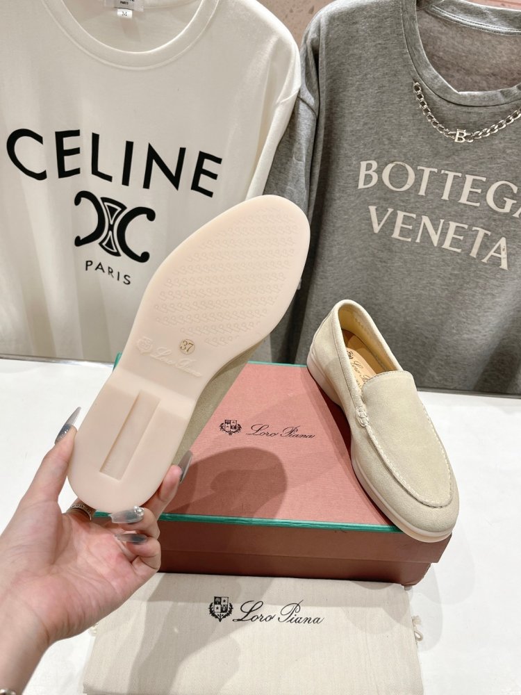 Лоферы жіночі фото 9