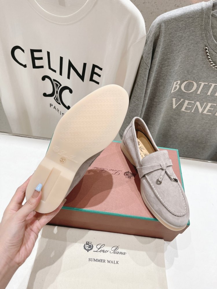 Лоферы жіночі фото 9