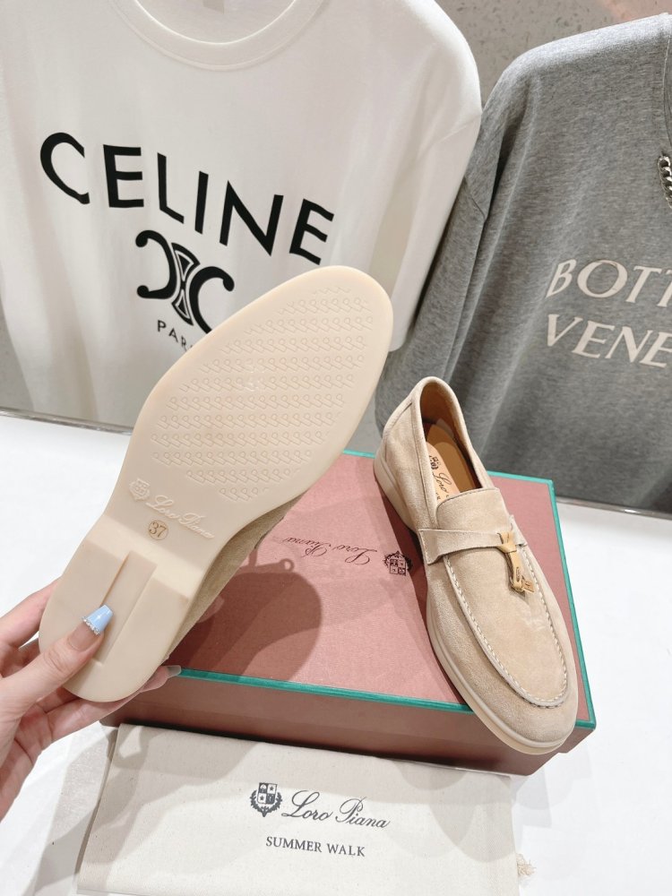 Лоферы жіночі фото 9