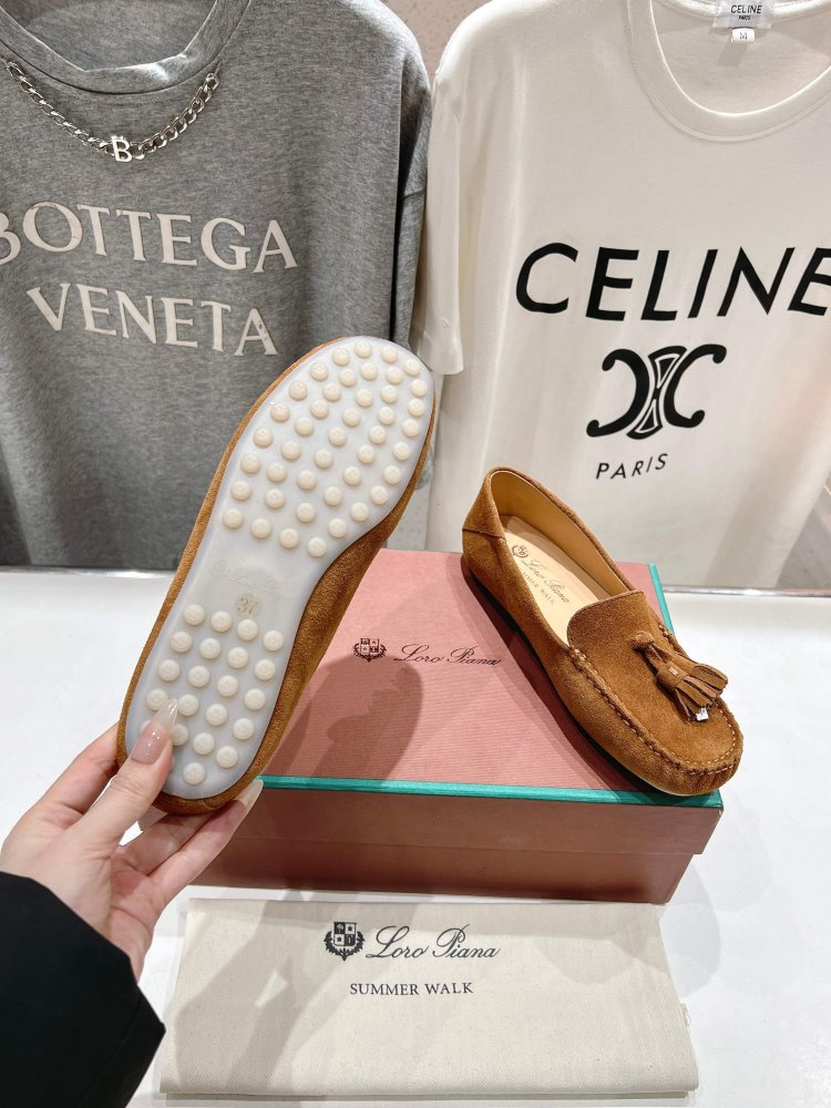 Лоферы жіночі фото 9