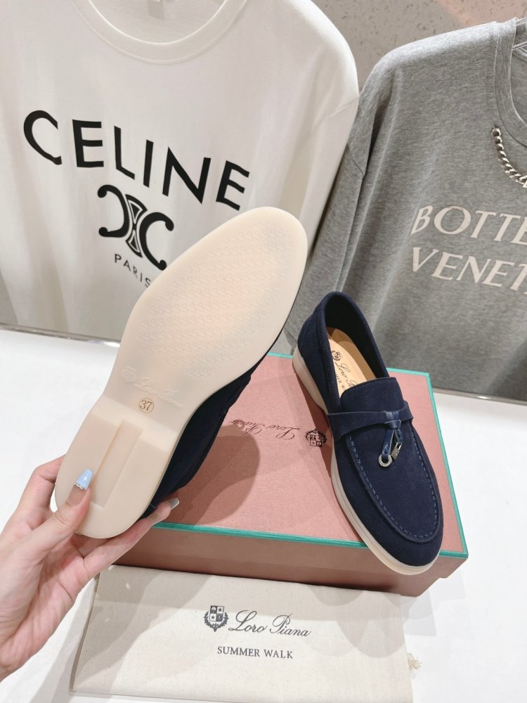 Лоферы жіночі фото 9