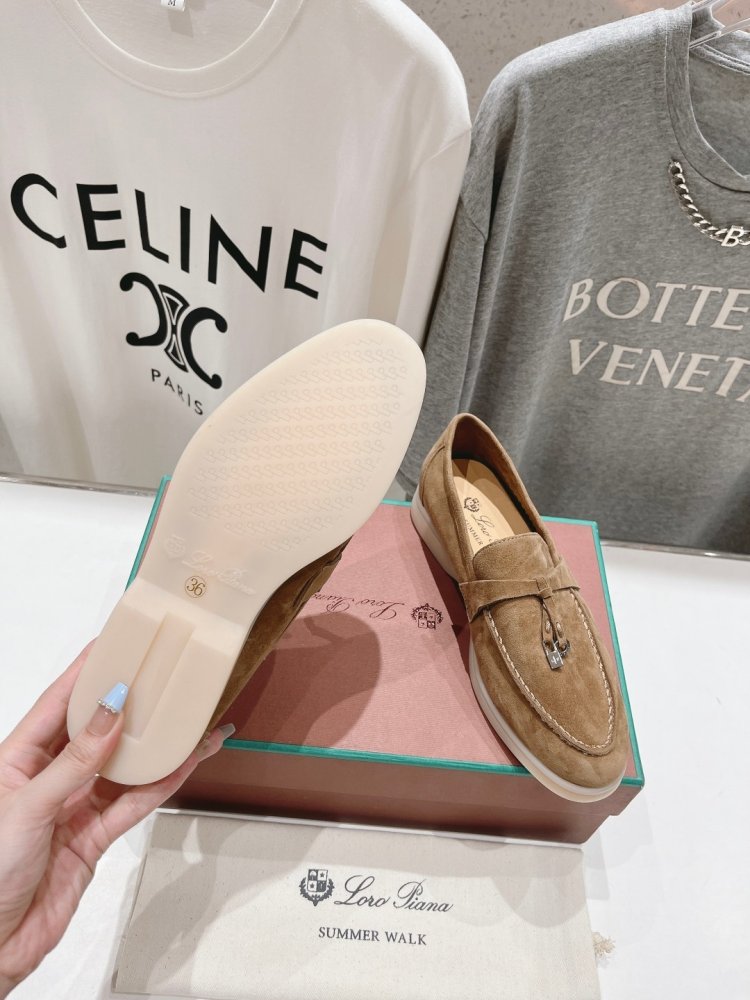 Лоферы жіночі фото 9