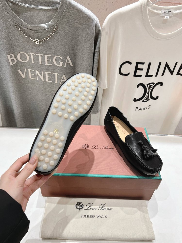 Лоферы жіночі фото 9