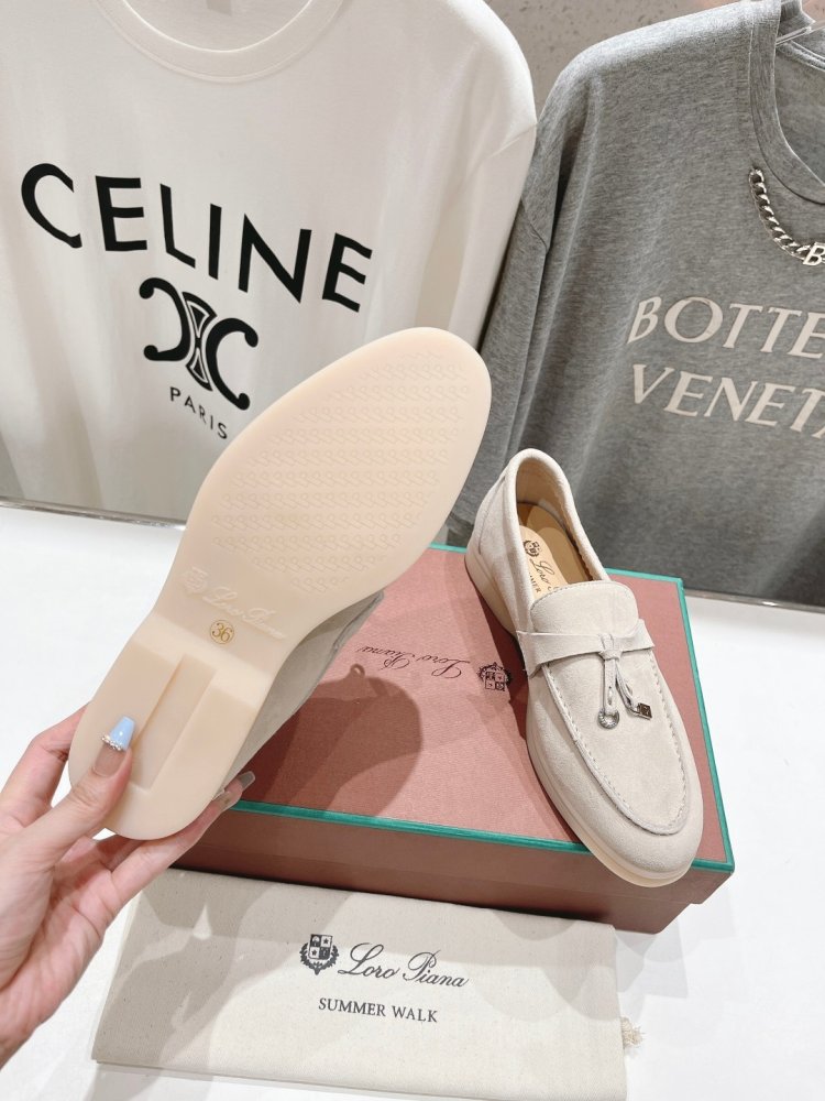 Лоферы жіночі фото 9