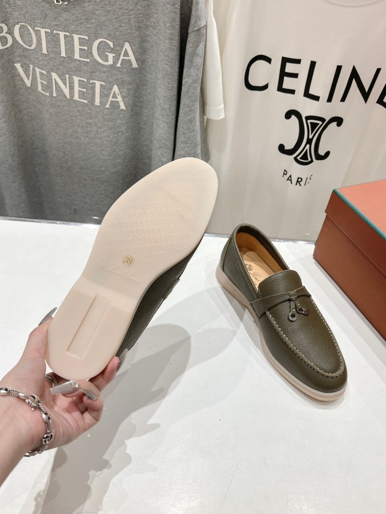 Лоферы жіночі фото 9