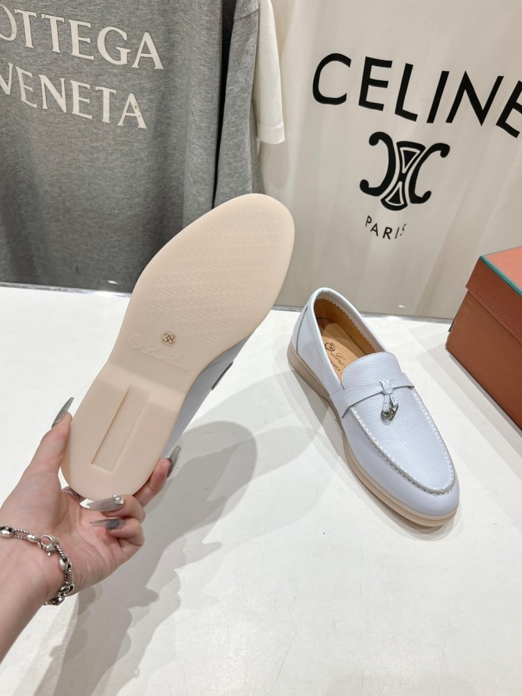 Лоферы жіночі фото 9