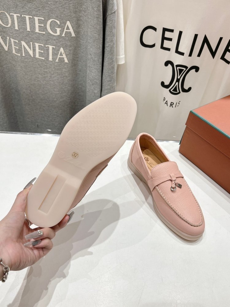 Лоферы жіночі фото 9