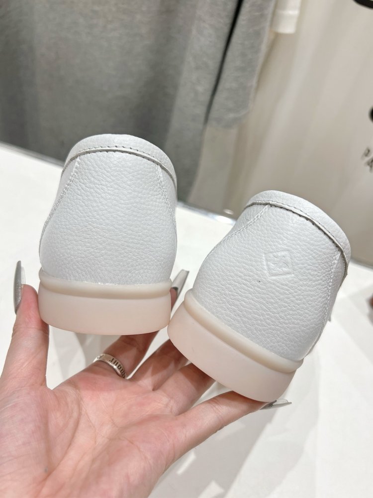 Лоферы жіночі фото 9