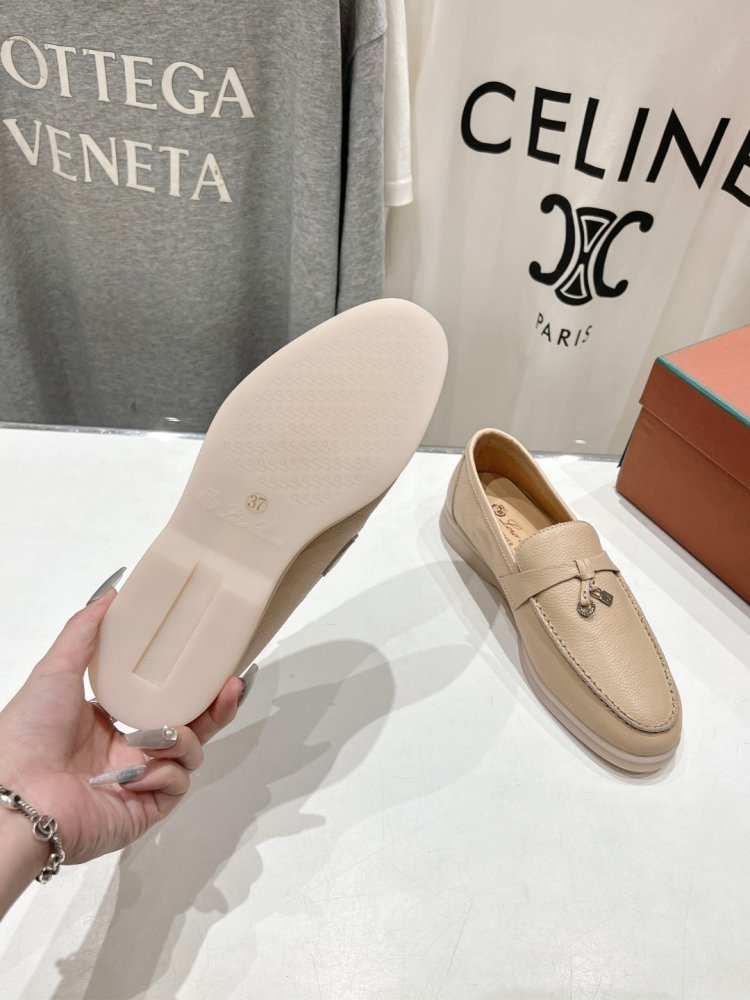 Лоферы жіночі фото 9