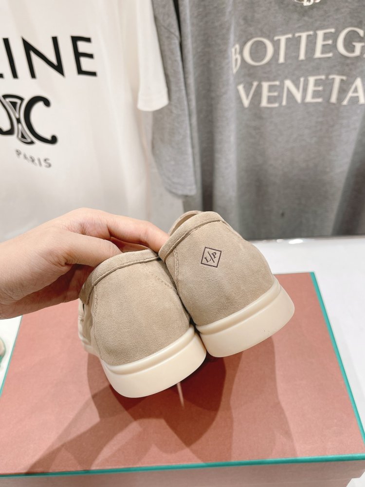 Лоферы жіночі фото 9