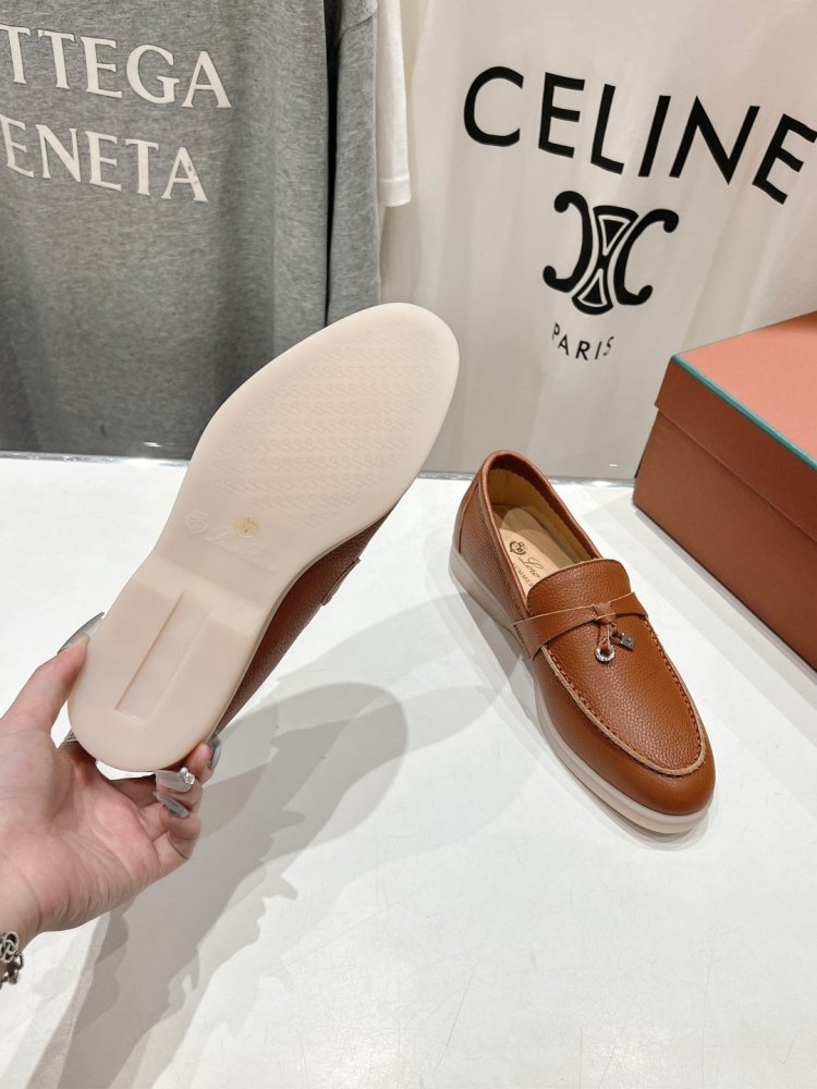 Лоферы жіночі фото 9