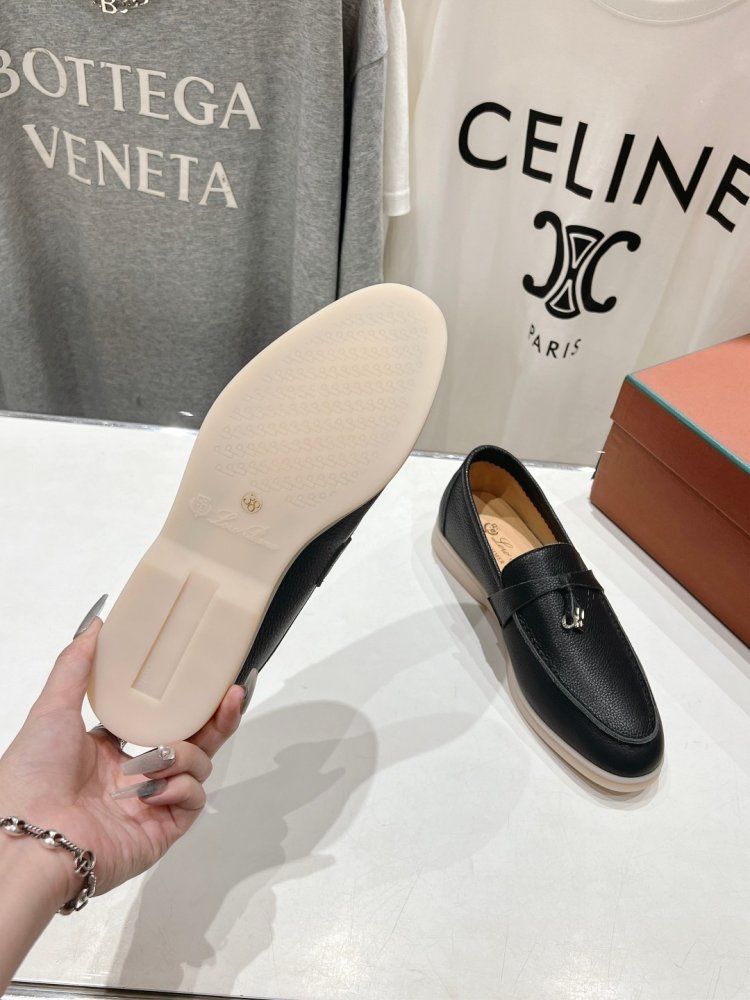 Лоферы жіночі фото 9