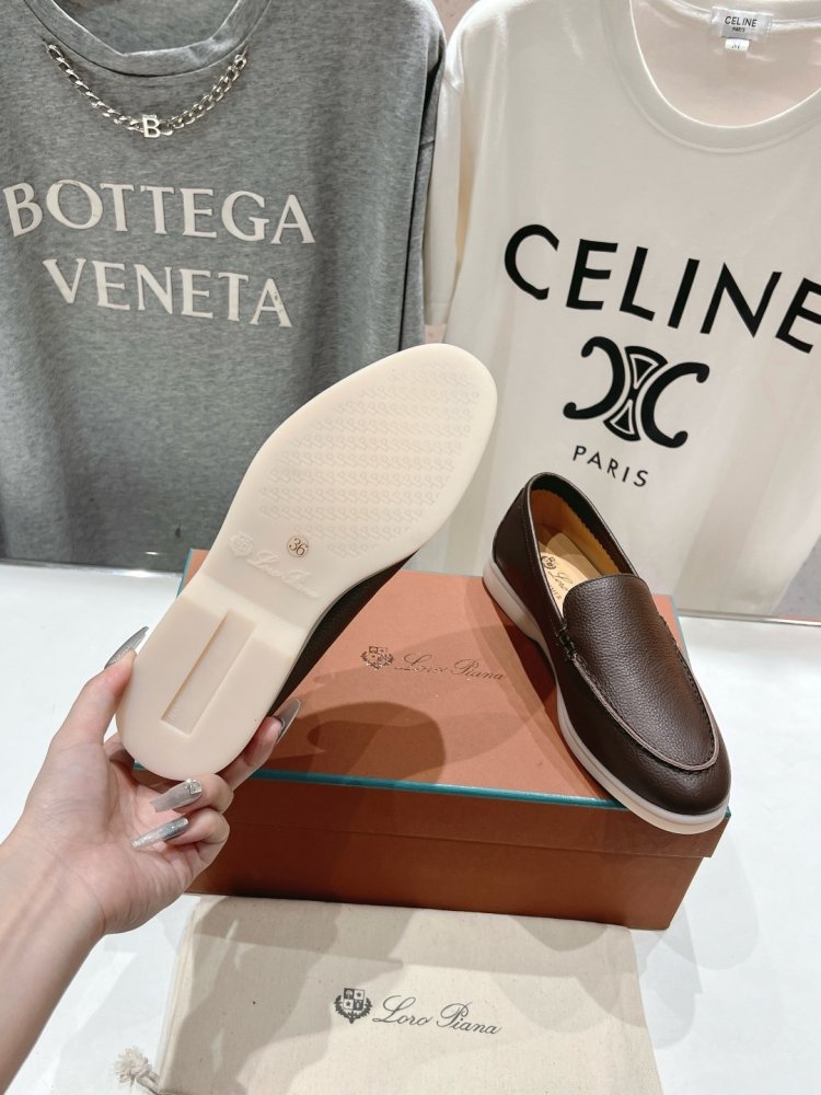 Лоферы жіночі фото 9